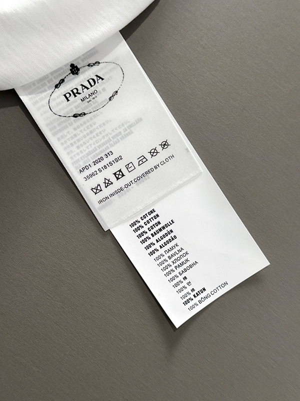 ブランドTシャツ着用イメージ